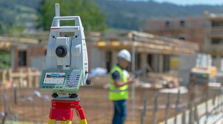 the leica ts16 total station being used on a building site